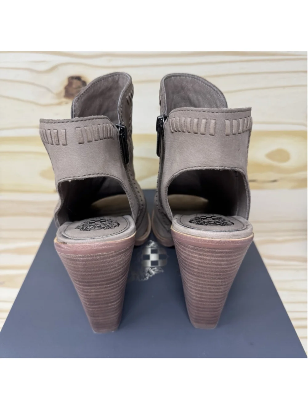 Vince Camuto vince camuto